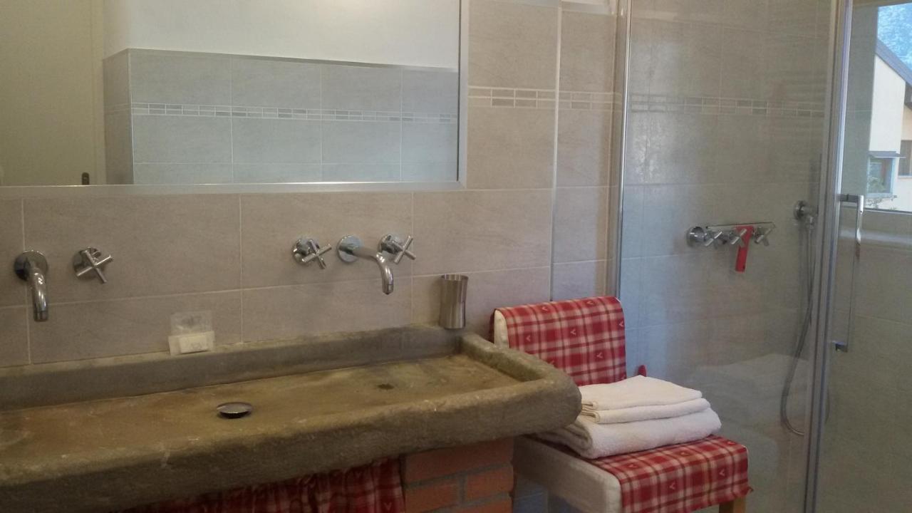 Cerveno Catif Ladru Bed & Breakfast エクステリア 写真